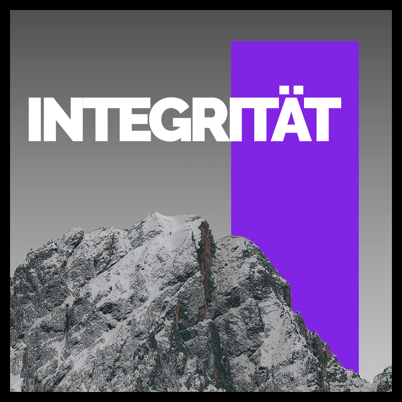 Quadratische Grafik mit einem Berg, dahinter ein lila Rechteck und der slideguru Wert "Integrität".